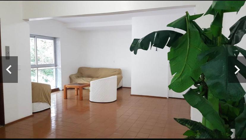  Guaruja Pitangueiras quarto de casal 1 quadra da praia