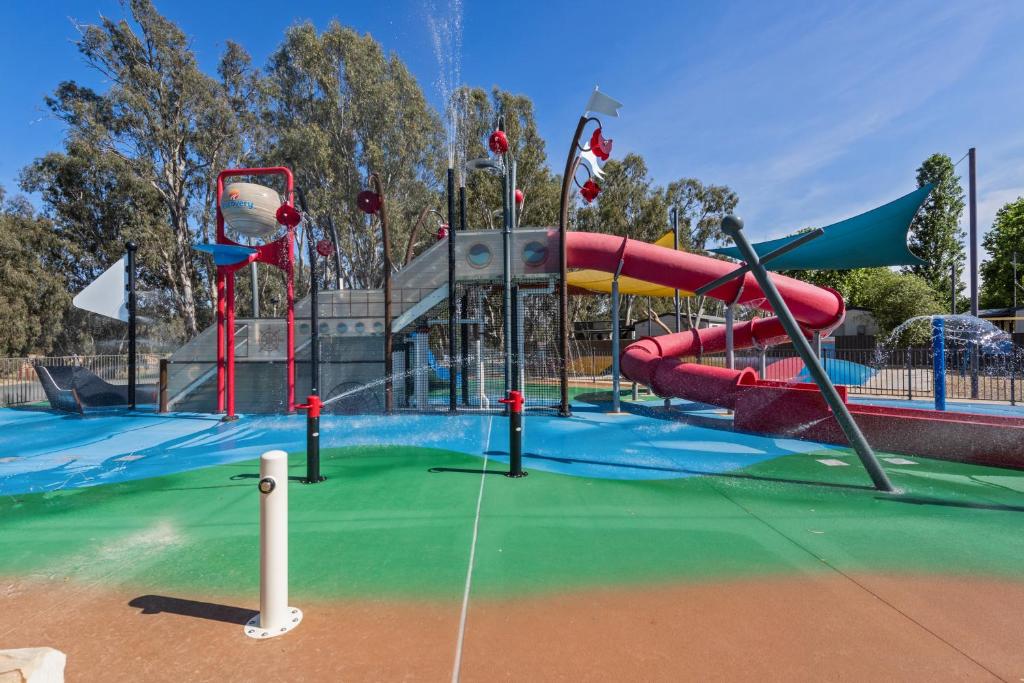 Gallery image of Discovery Parks - Maidens Inn Moama in Moama