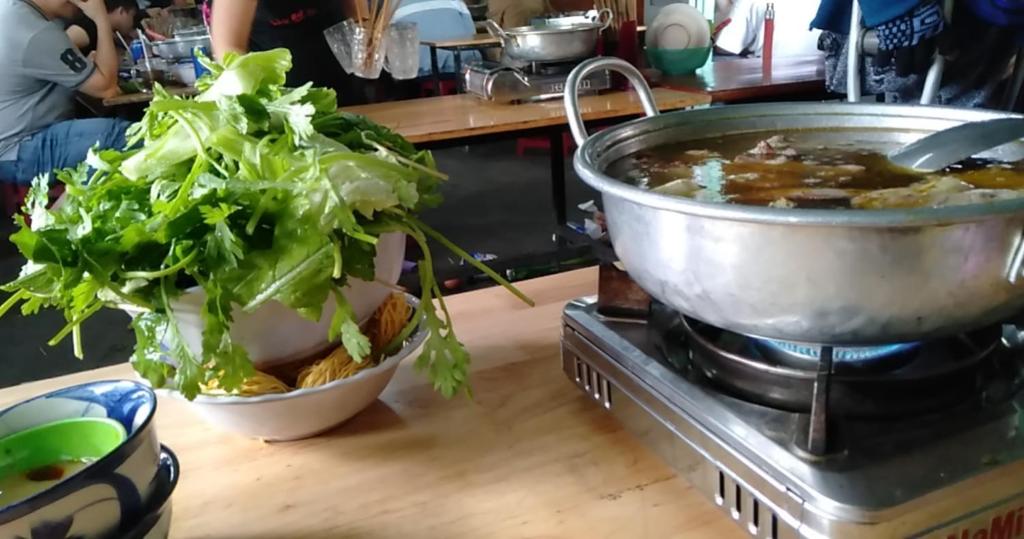 Đồ ăn tại/gần khách sạn