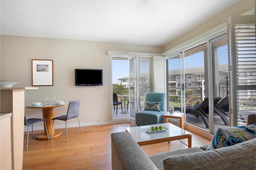 Mantra on Salt Beach - Two-Bedroom Suite With Spa Bath - Dual Key