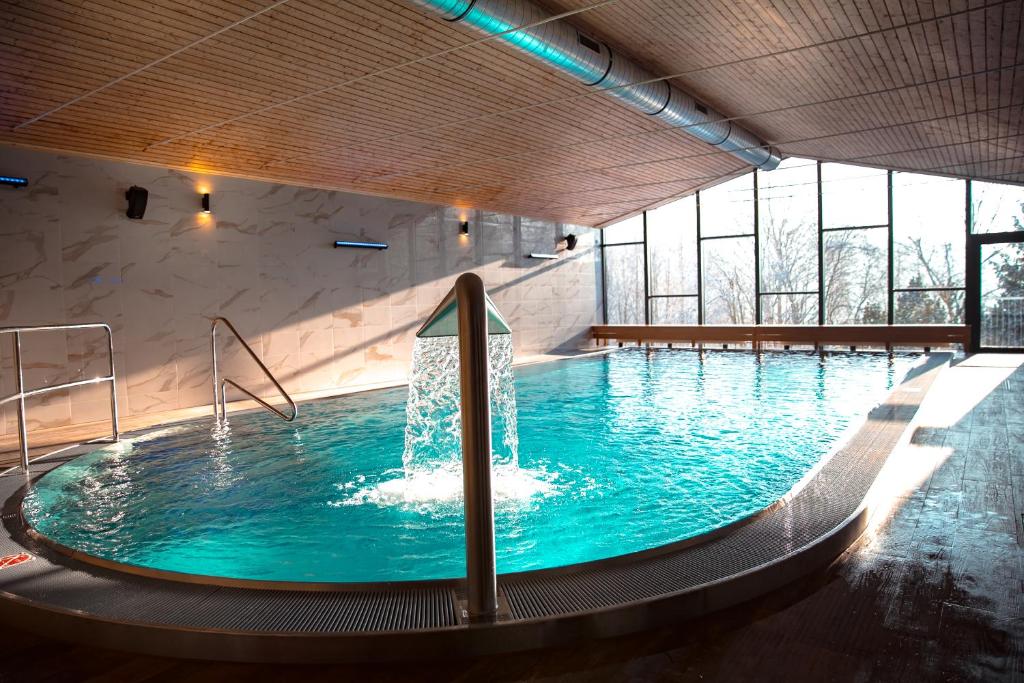 Bazén v ubytování Wellness Hotel Astra nebo v jeho okolí