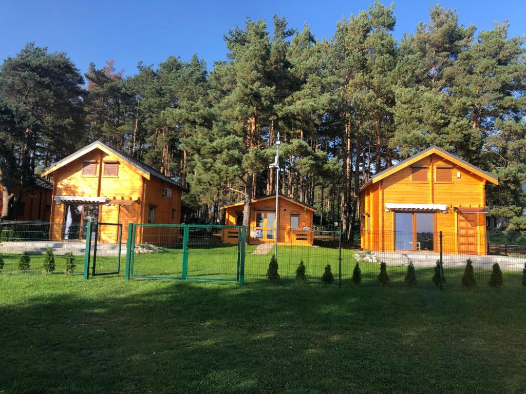 Wakacyjne domki Wieleń - Housity