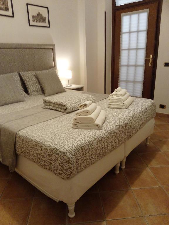TATA'S HOME Villa Borghese - Three-Bedroom Apartment