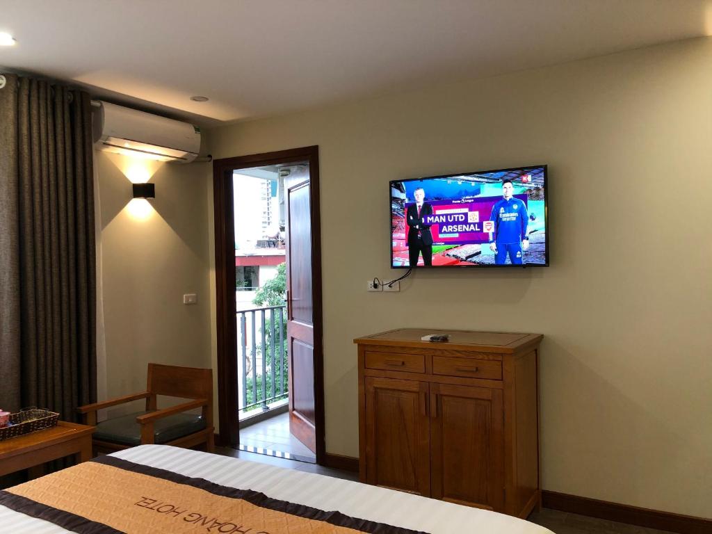 TV a/nebo společenská místnost v ubytování Moc Hoang Hotel