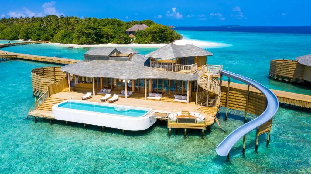 1 Bedroom Water Retreat with Slide