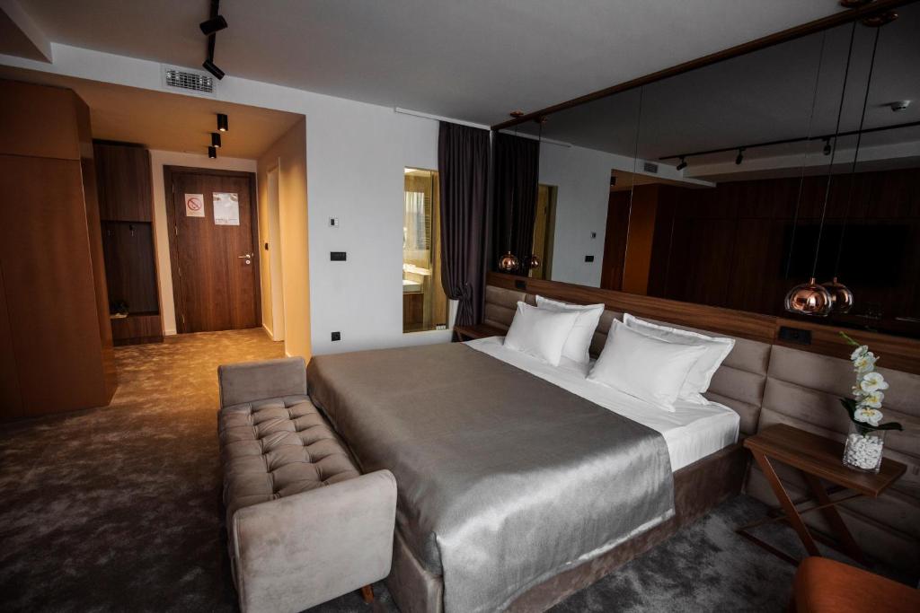 Posezení v ubytování New City Hotel & Restaurant Niš