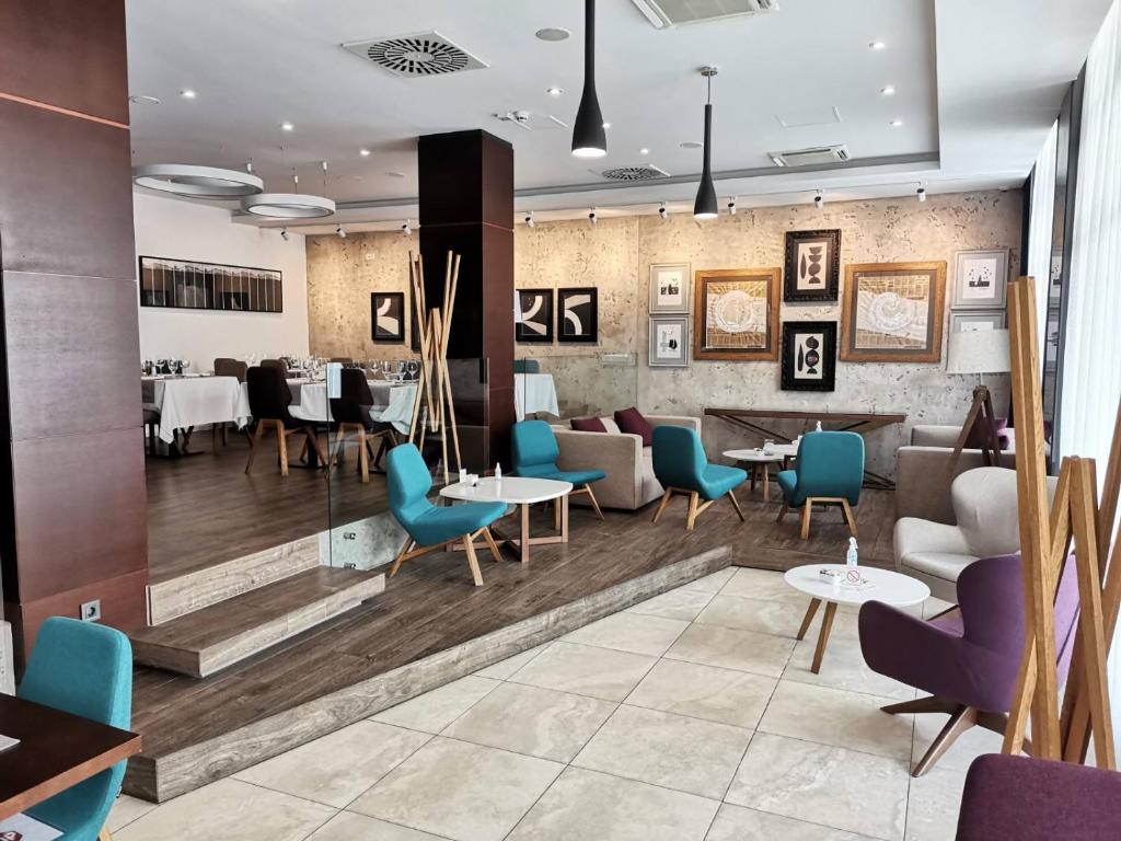 Posezení v ubytování New City Hotel & Restaurant Niš