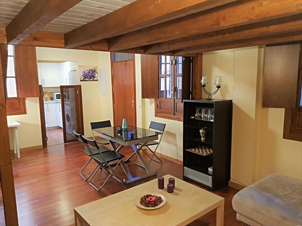 Kuchyňa alebo kuchynka v ubytovaní Feria Palace Apartment