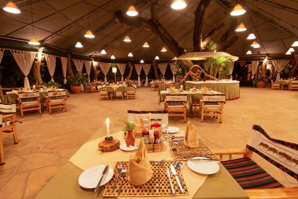 Restaurace v ubytování Kibo Safari Camp