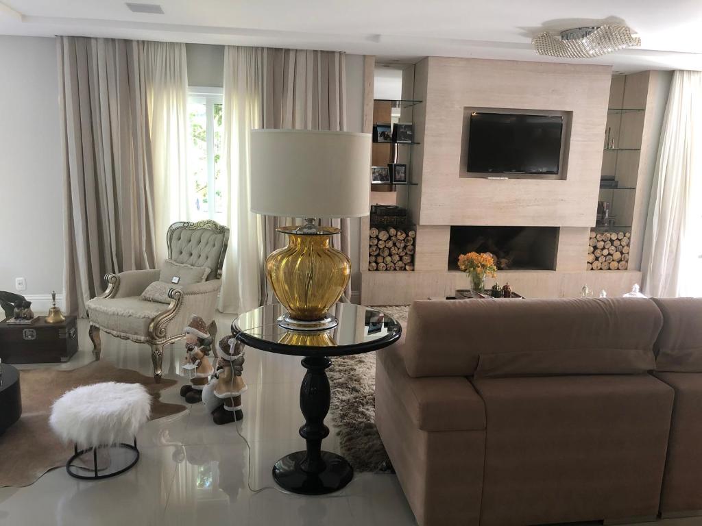  Casa luxuosa em condomínio na Serra Gaúcha