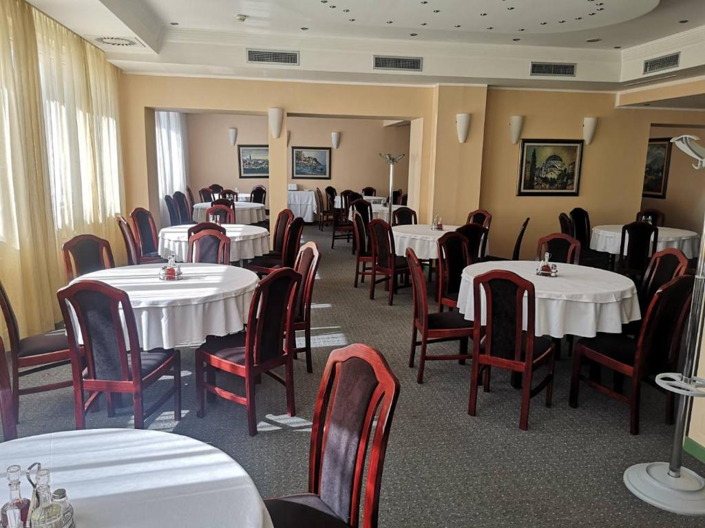 Restaurace v ubytování Hotel Elegance