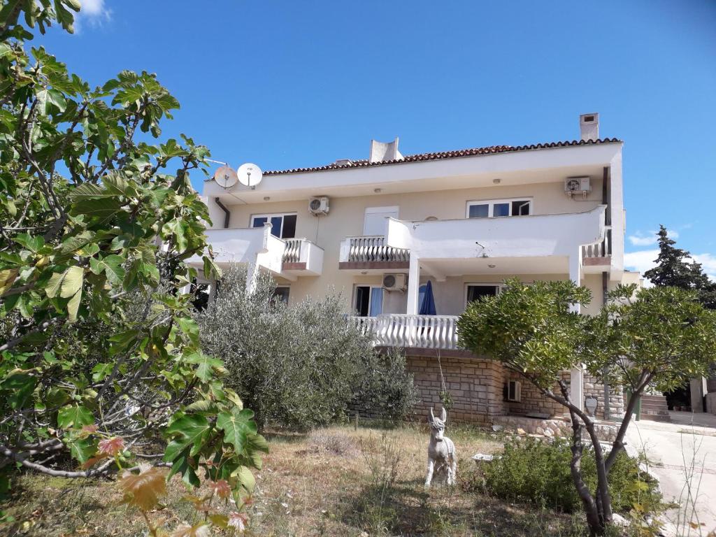 Gallery image of Apartments Miljenko in Novalja