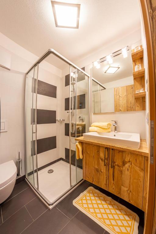 Kúpeľňa v ubytovaní Hotel Garni Angerer