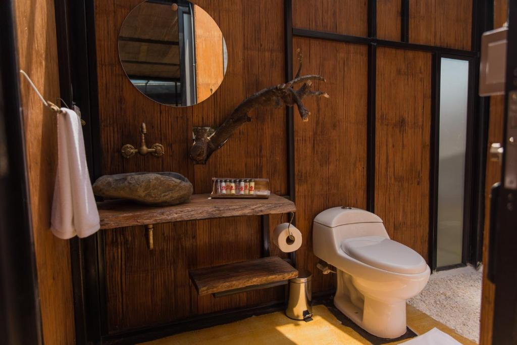 Un baño de Hotel Resort Del Cafe