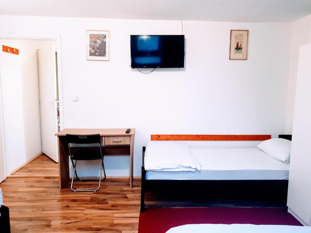 Rooms Villa Luigi - Viervoudige Kamer Met Eigen Badkamer