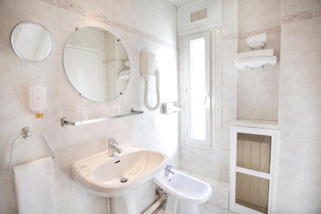 Nadaud Hotel - Resim 33