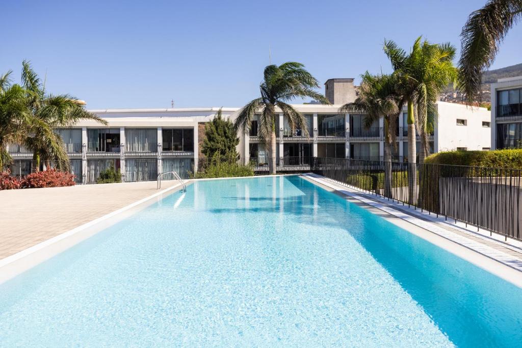 Bazén v ubytovaní Home2Book Stunning La Quinta, Pool alebo v jeho blízkosti