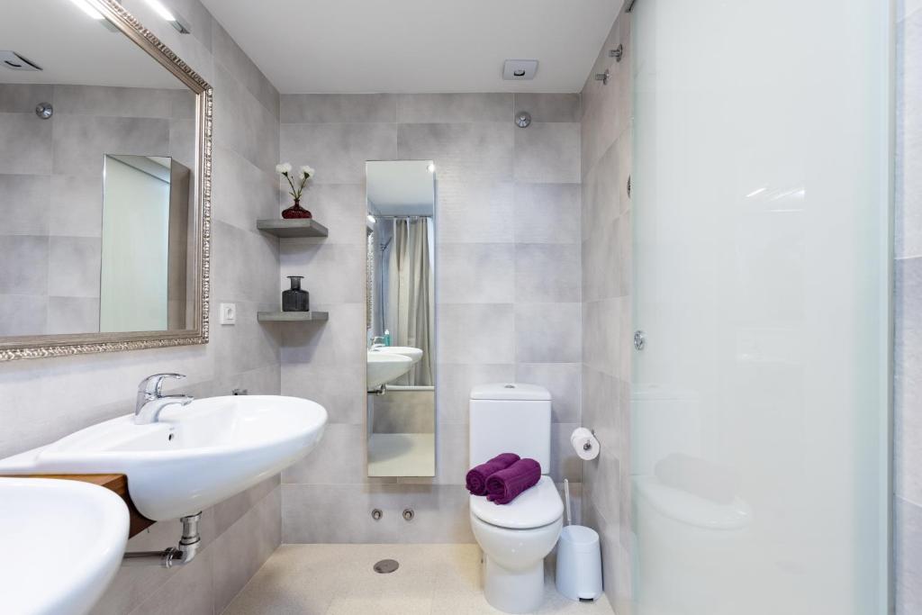 Kúpeľňa v ubytovaní Home2Book Stunning La Quinta, Pool