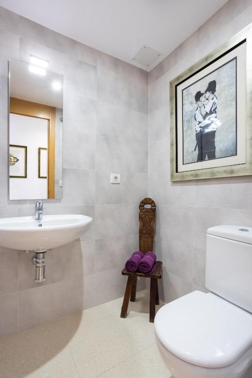 Kúpeľňa v ubytovaní Home2Book Stunning La Quinta, Pool
