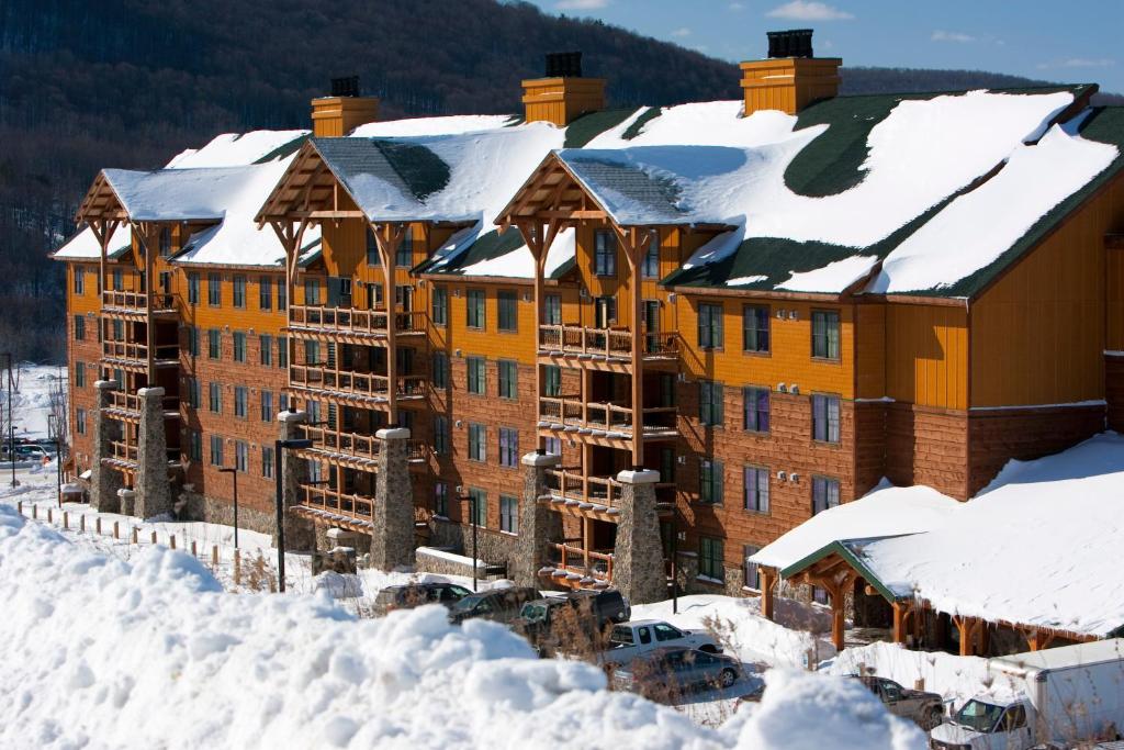 Hope Lake Lodge & Indoor Waterpark during the winter