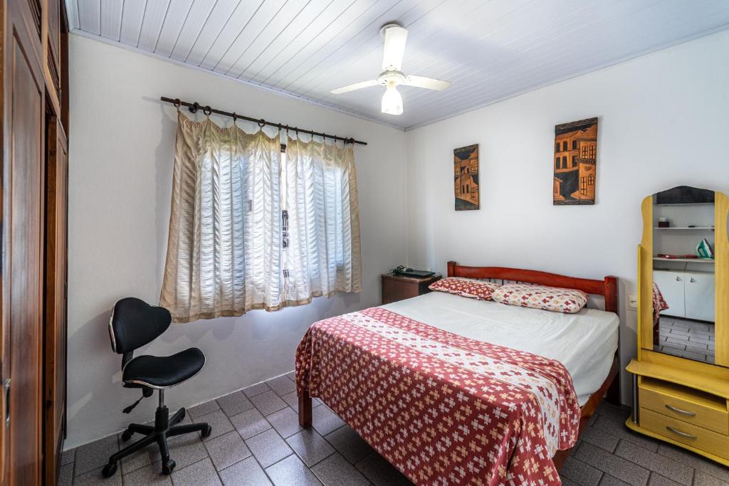  CASA 3 QUARTOS COM AR TV A CABO E WI-FI