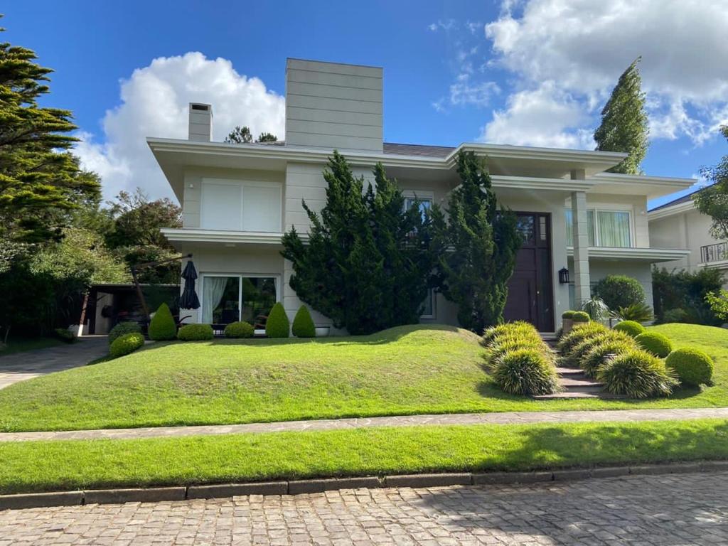  Casa luxuosa em condomínio na Serra Gaúcha