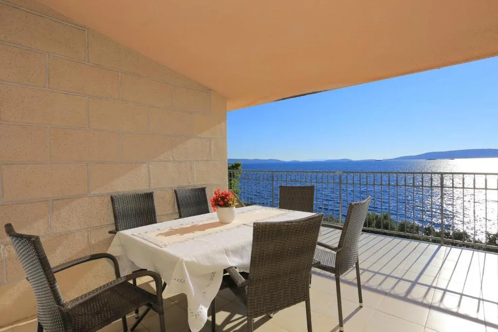 Apartments by the sea Okrug Donji, Ciovo - 6859, Trogir, Croaţia