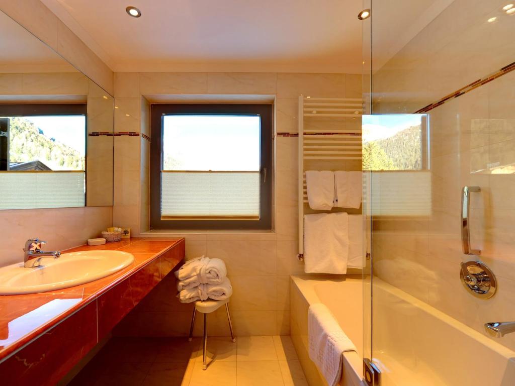 Koupelna v ubytování Heart Hotel Arlberg