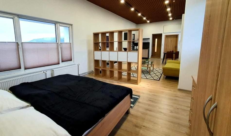 Postel nebo postele na pokoji v ubytování Hotel Kristína