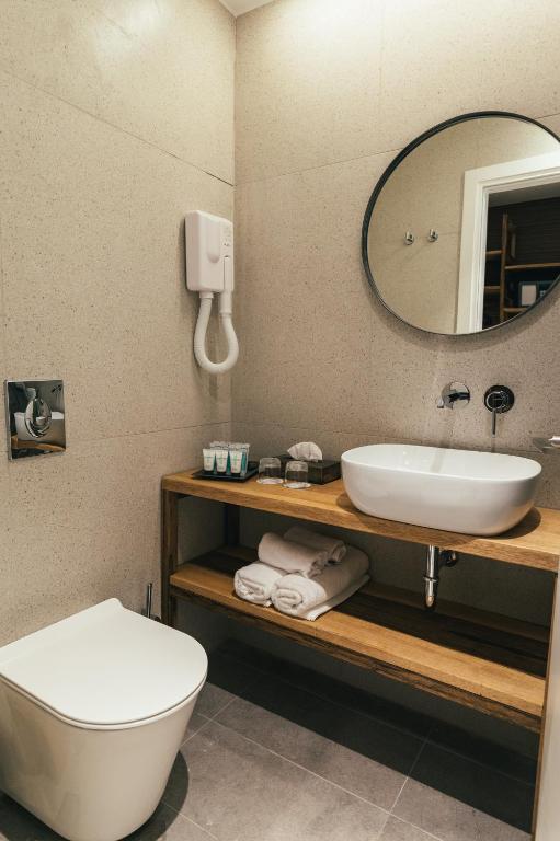 Koupelna v ubytování Even Derech by Smart Hotels