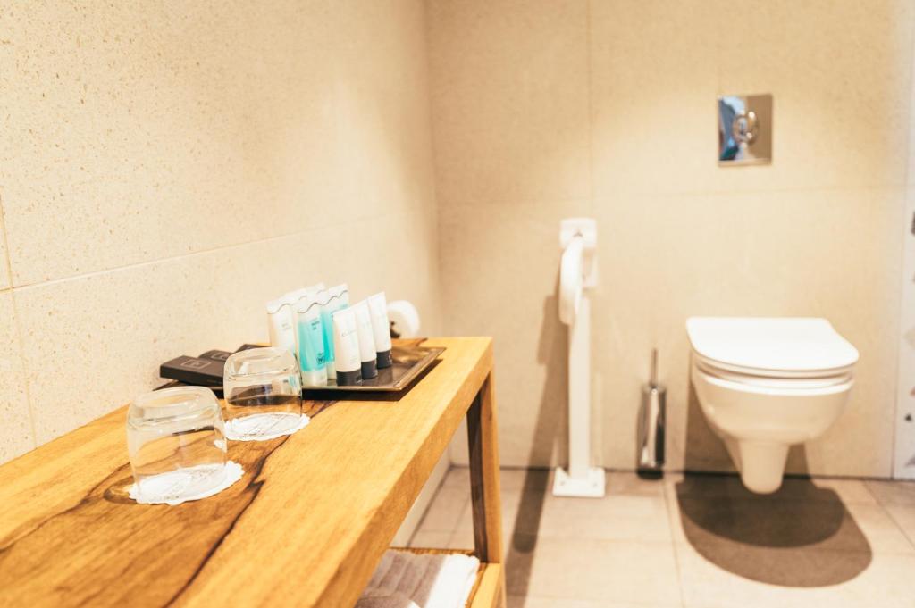 Koupelna v ubytování Even Derech by Smart Hotels