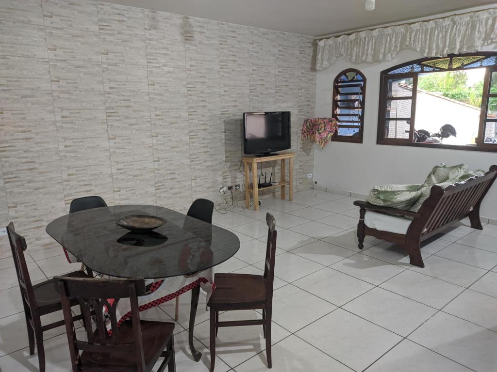  Casa pra temporada até 10 pessoas em Ubatuba