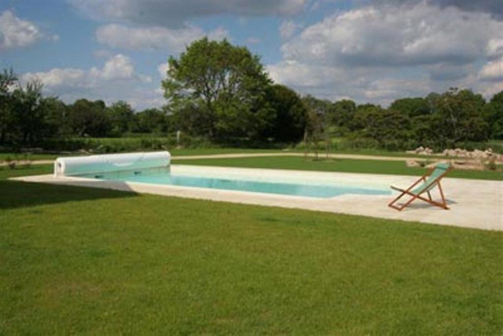 Bazén v ubytování Le clos Saint Aubin nebo v jeho okolí