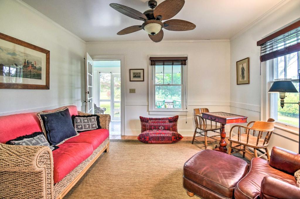 Seating area sa Restored 1920s Cottage on 1 Acre with Fire Pit