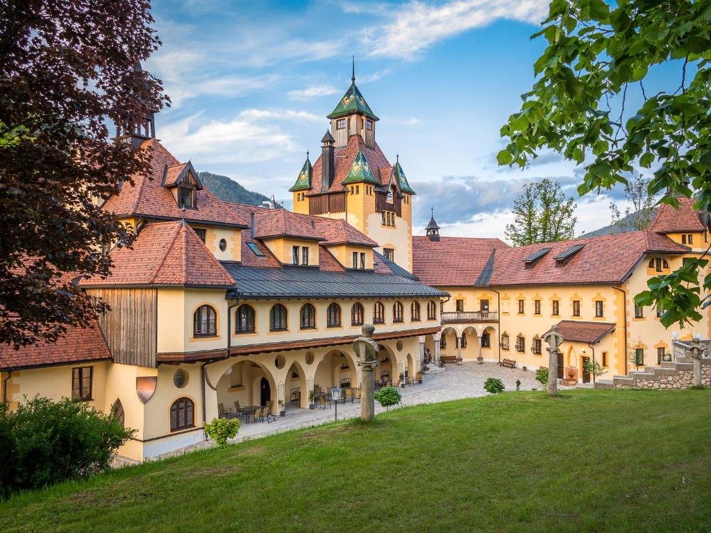 Afbeelding uit fotogalerij van Naturhotel Schloss Kassegg in Sankt Gallen