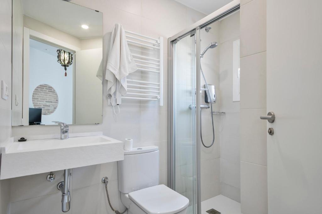 A bathroom at Stay Together Barcelona Apartments