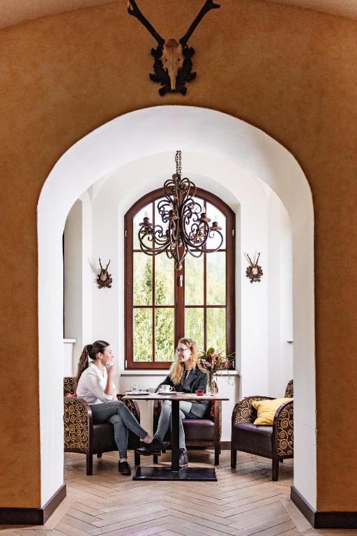 Posezení v ubytování Naturhotel Schloss Kassegg