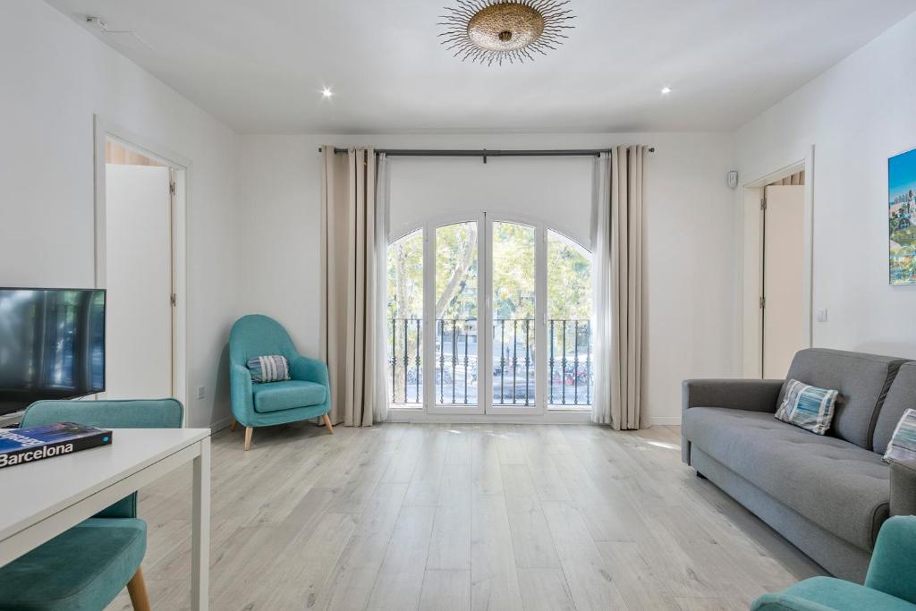A seating area at Stay Together Barcelona Apartments