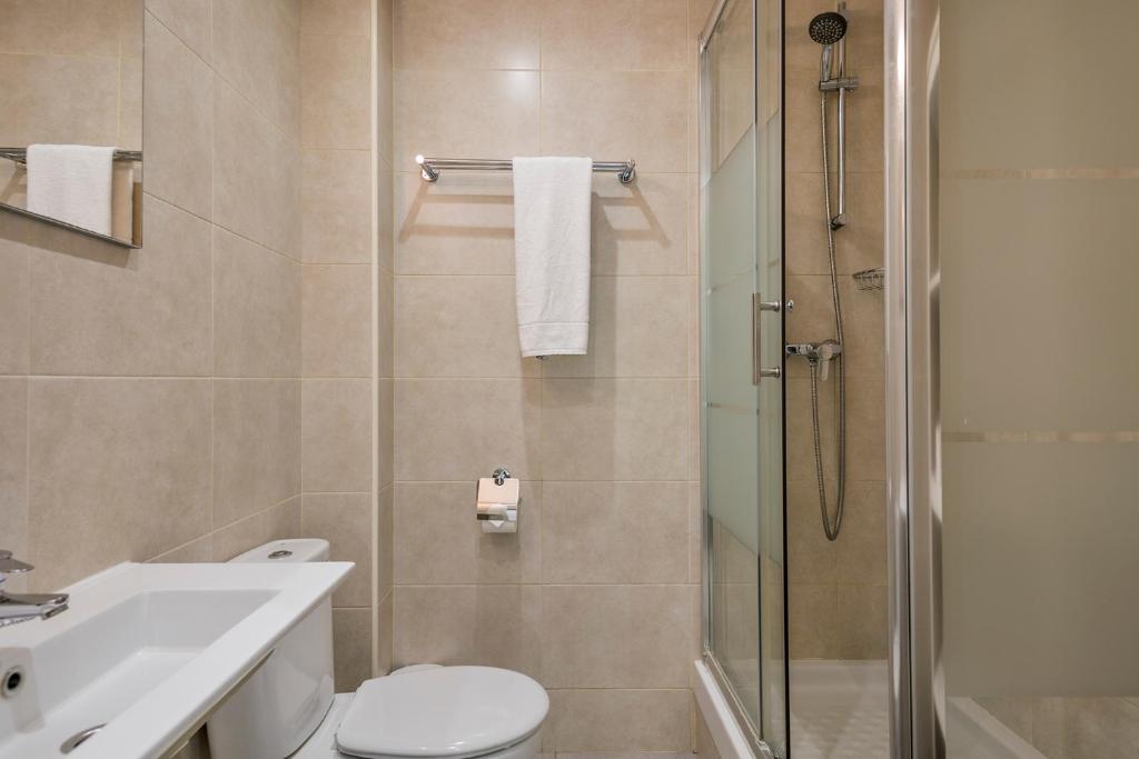 A bathroom at Stay Together Barcelona Apartments