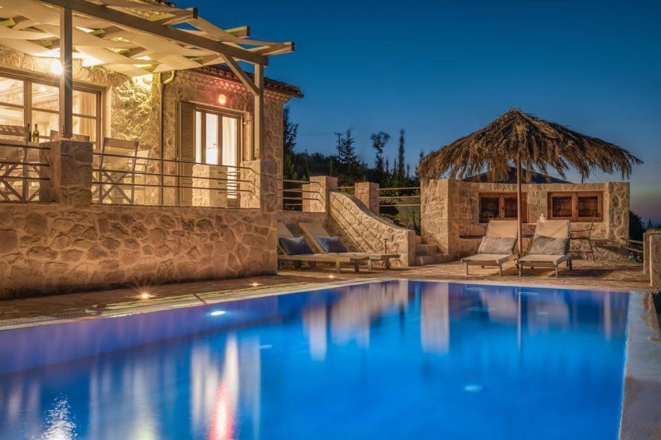 Bazén v ubytování Bcv Villa Harmonia Agios Nikolaos Zakynthos nebo v jeho okolí