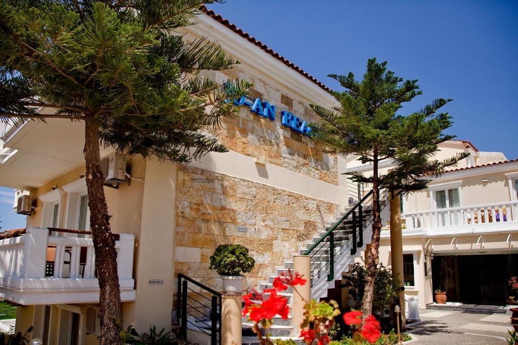 Budova, kde se hotel nachází