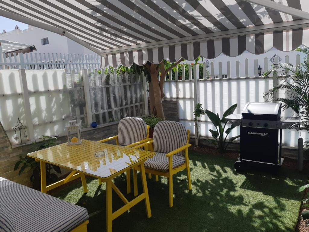 Pool View Yard Bungalow, Playa del Inglés – Precios ...