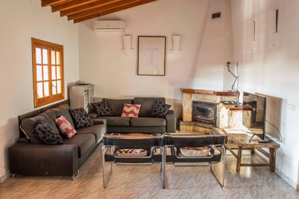 A seating area at Villa Sant Josep