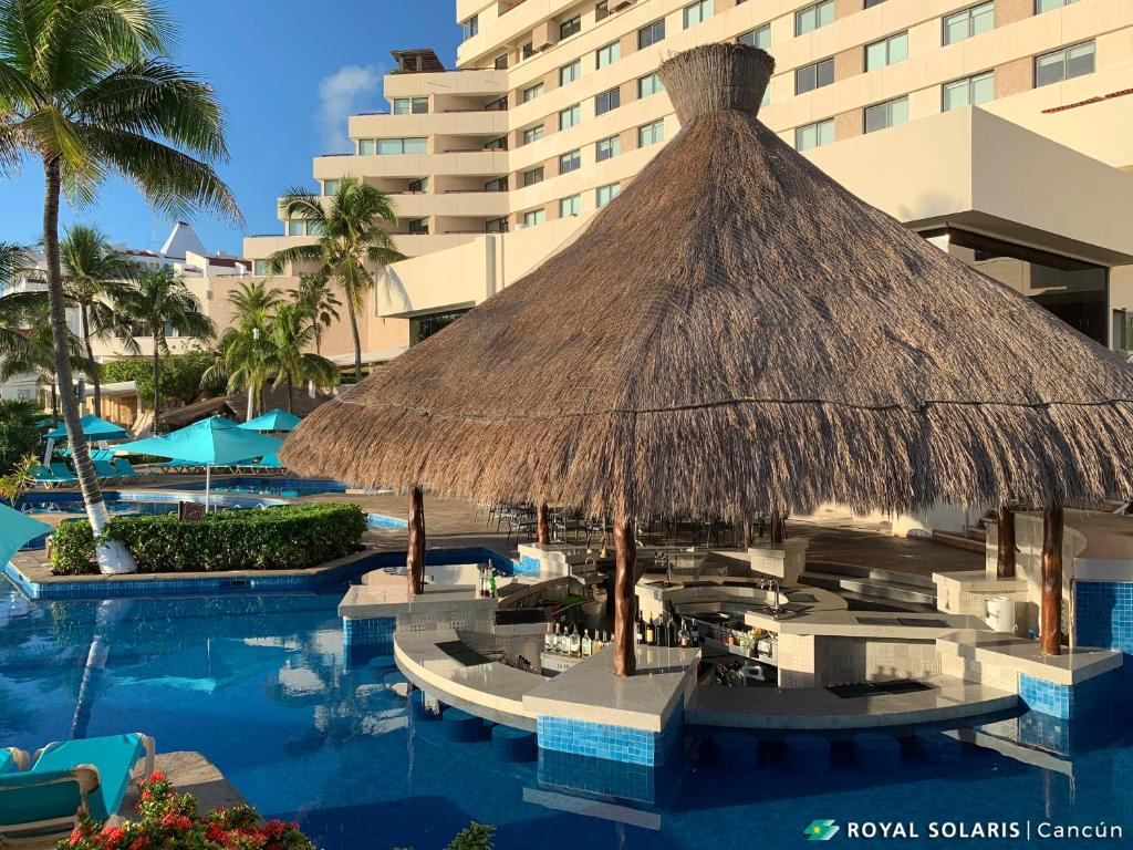 Bazén v ubytování Royal Solaris Cancun - All Inclusive nebo v jeho okolí