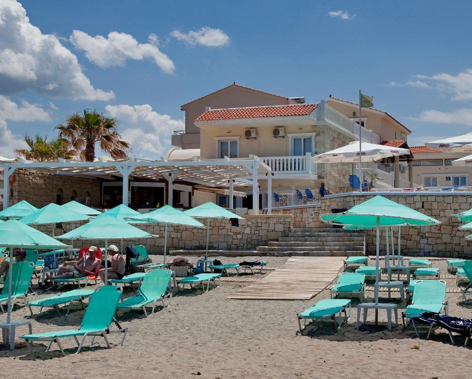 Bazén v ubytování Jo An Beach Hotel nebo v jeho okolí