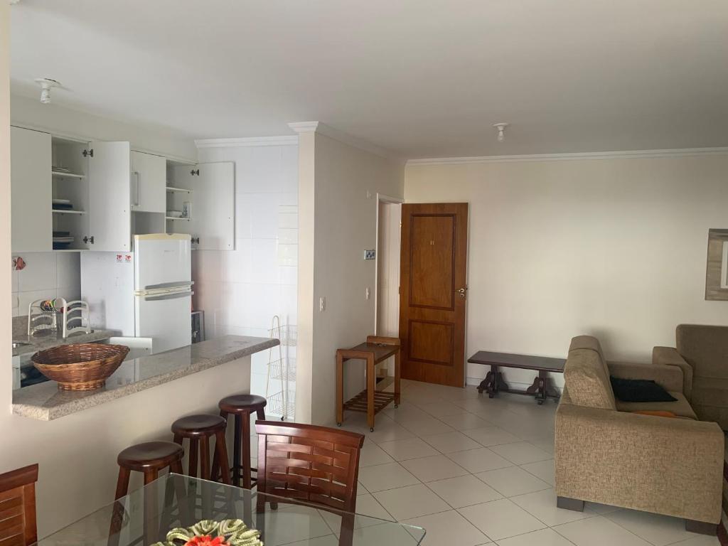  APTO UBATUBA-PRAIA GRANDE-CONDOMÍNIO DUBAI