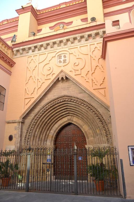 Exteriér alebo vchod do ubytovania Triana Cathedral House