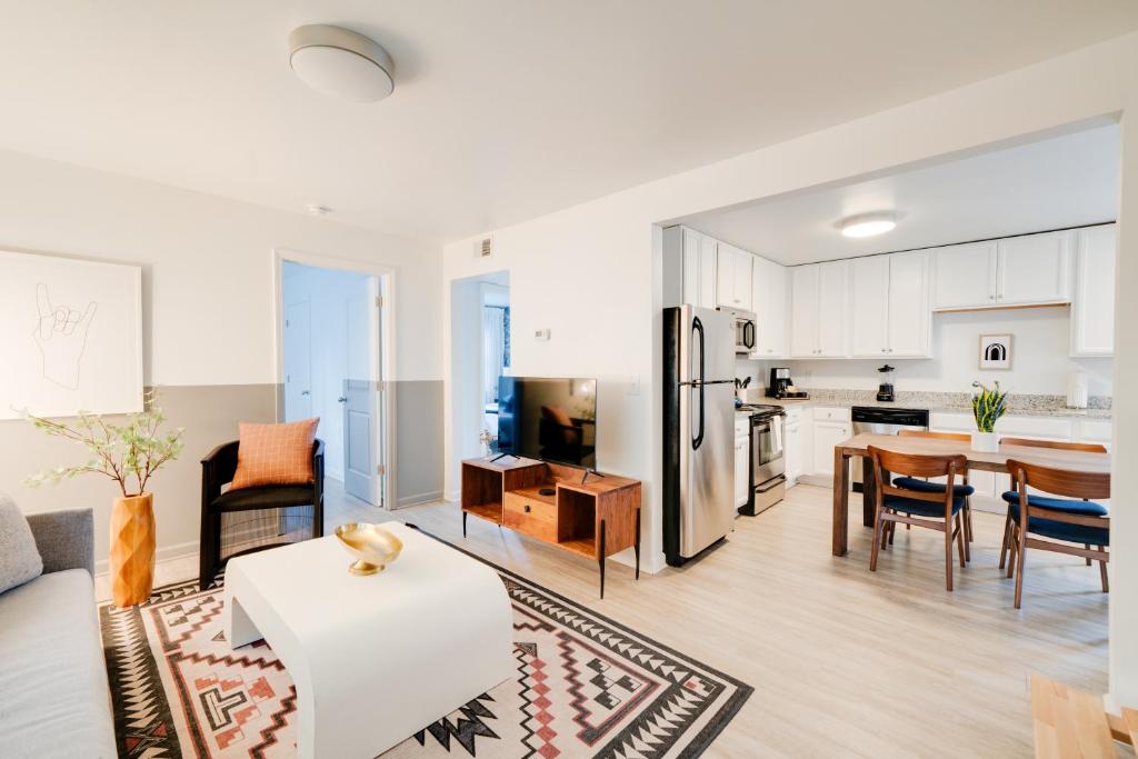 Abode Nashville - Marathon Village Near Downtown - 