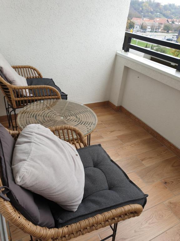 TiTo LuX - One-Bedroom Apartment