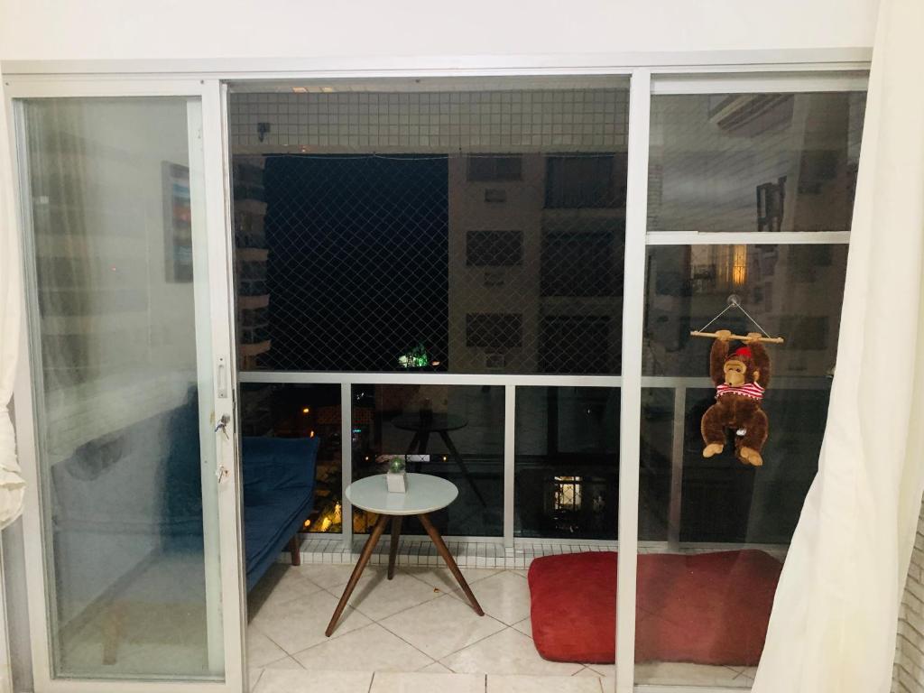  Guaruja/ Pitangeiras/ sofácama na sala - 1 quadra da praia